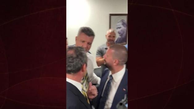 Ali Koç, Fenerbahçe’nin yeni başkanı Sadettin Saran’ı tebrik etti